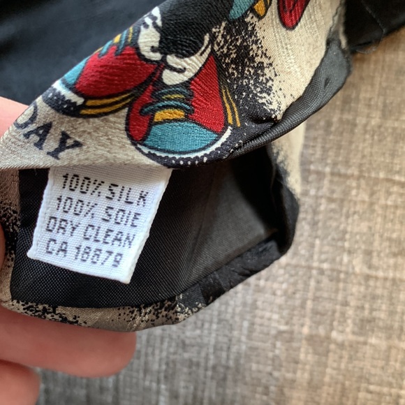 Disney Mickey Mouse Through the Years Silk tie - Picture 6 of 7